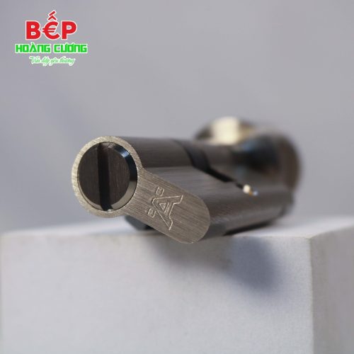 Ruột khóa 916.96.407 Hafele 60mm cho cửa nhà tắm, đồng thau cao cấp, chống cạy khoan, lắp đặt dễ.